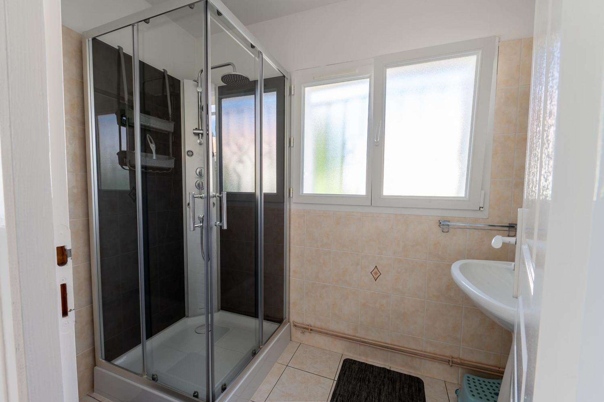 Apartment Independant 80m² Dans *